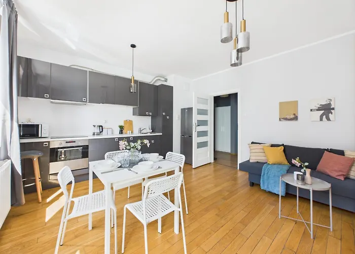 Dywizjonu 149a Superapart * ワルシャワ